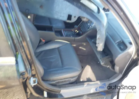 2002 Acura Rl 3.5 z USA, uszkodzony, nr VIN JH4KA96662C004561